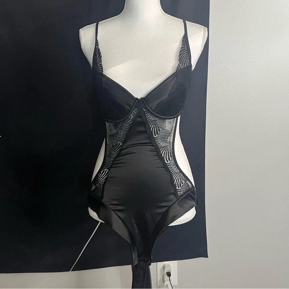 Fashion Nova Lace Teddy Bodysuit - Picture 3 of 9